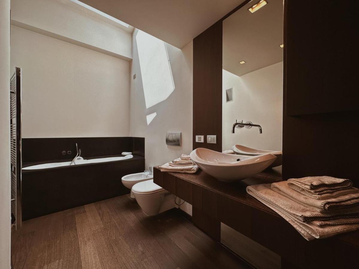 Casa Cavour Lecco - Downtown Design Penthouse Lägenhet Exteriör bild